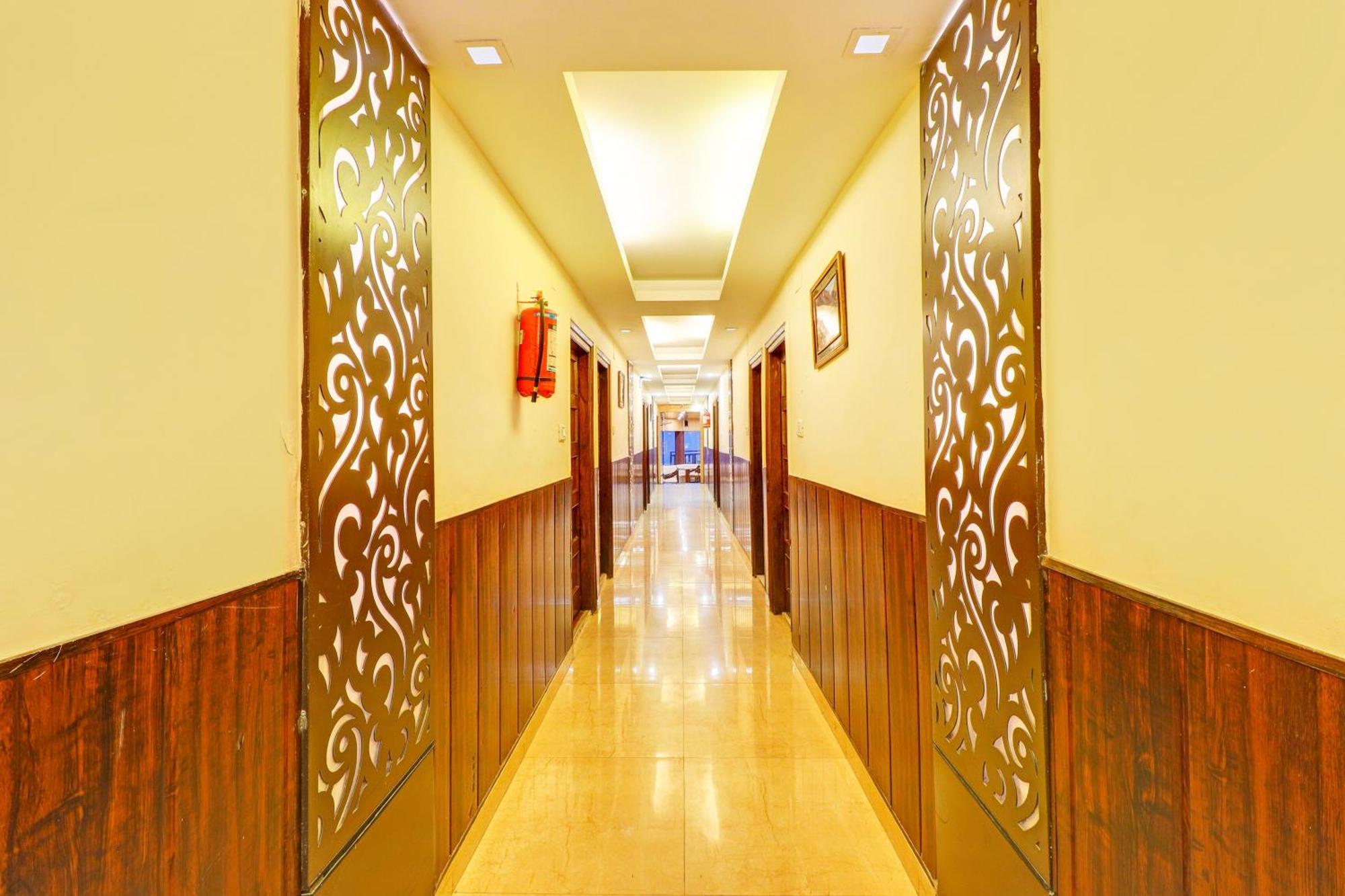 Super Collection O Pioneer Hotel Mussoorie Buitenkant foto
